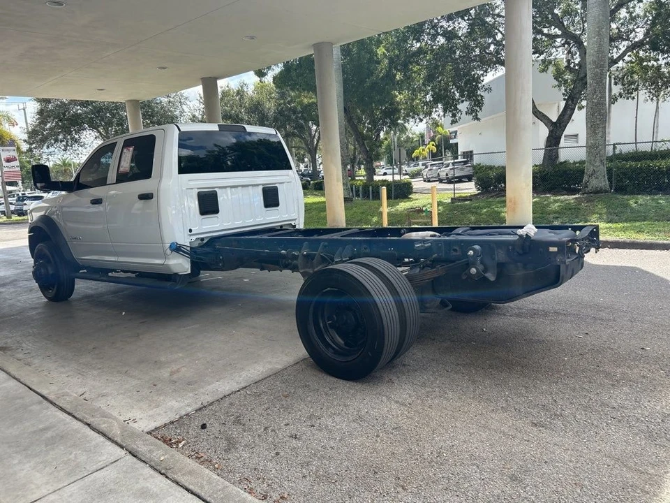 2022 Ram 4500 & 5500 - Image 4 of 12