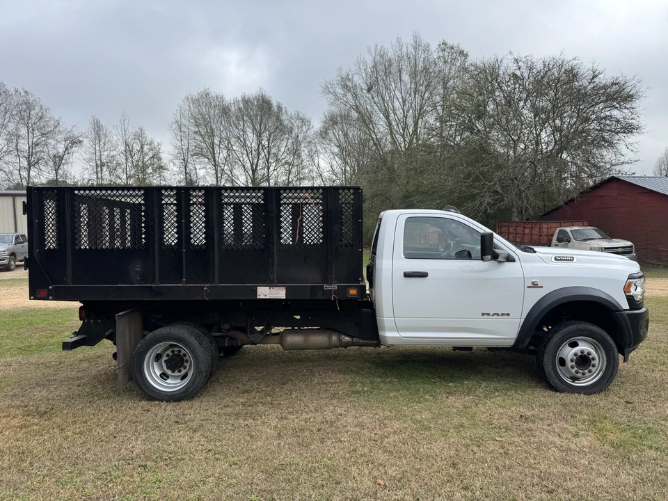 2022 Ram 4500 & 5500 - Image 3 of 11