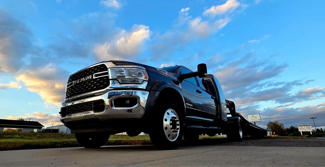 2022 Ram 4500 & 5500 - Image 3 of 21