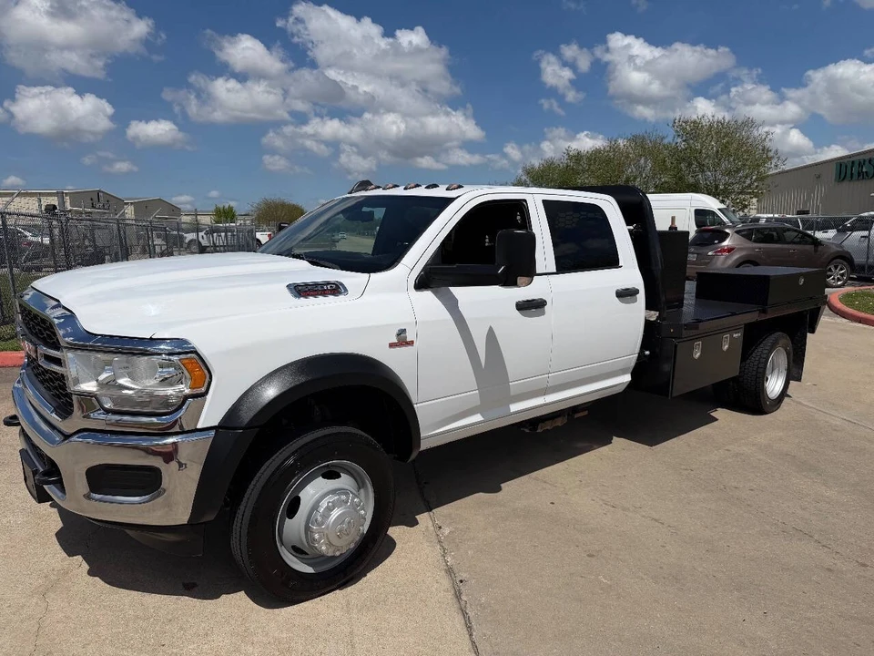 2022 Ram 4500 & 5500 - Image 9 of 12
