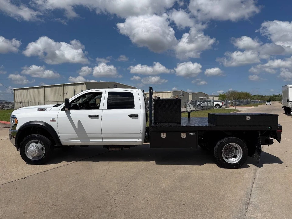 2022 Ram 4500 & 5500 - Image 3 of 12