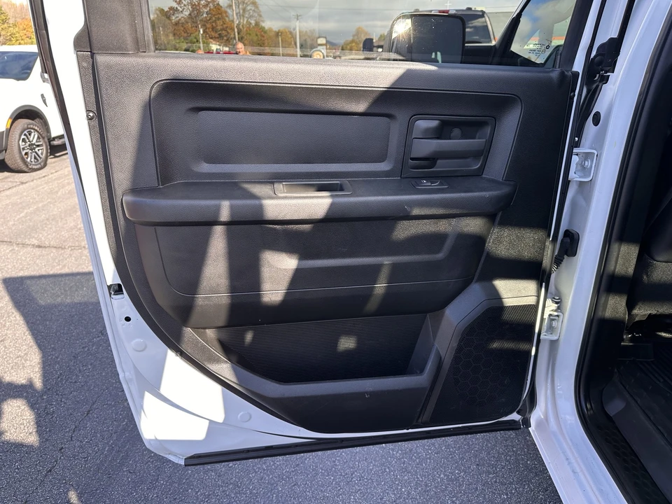 2022 Ram 4500 & 5500 - Image 9 of 12
