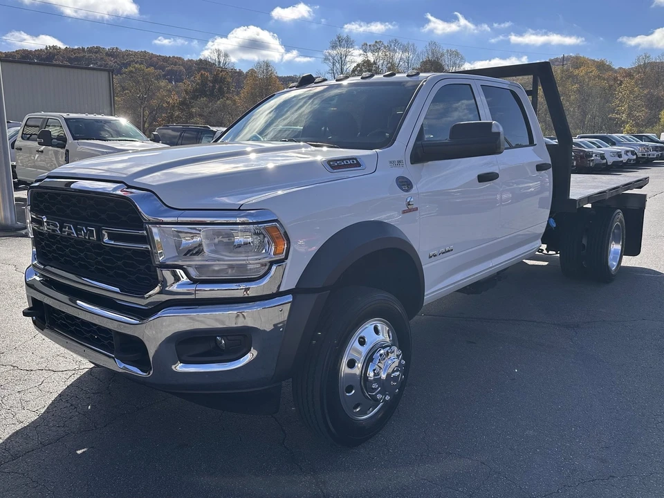 2022 Ram 4500 & 5500 - Image 2 of 12