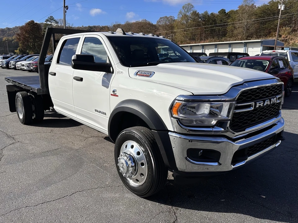 2022 Ram 4500 & 5500 - Image 4 of 12