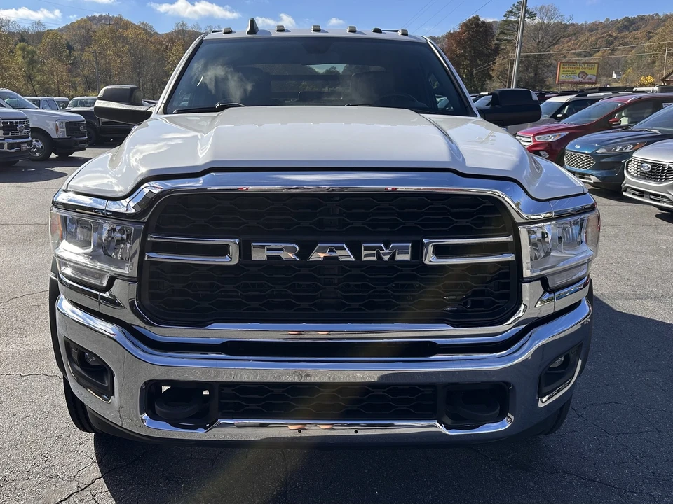 2022 Ram 4500 & 5500 - Image 3 of 12