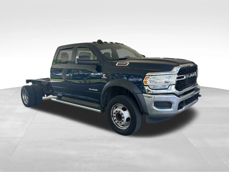 2022 Ram 4500 & 5500 - Image 2 of 12