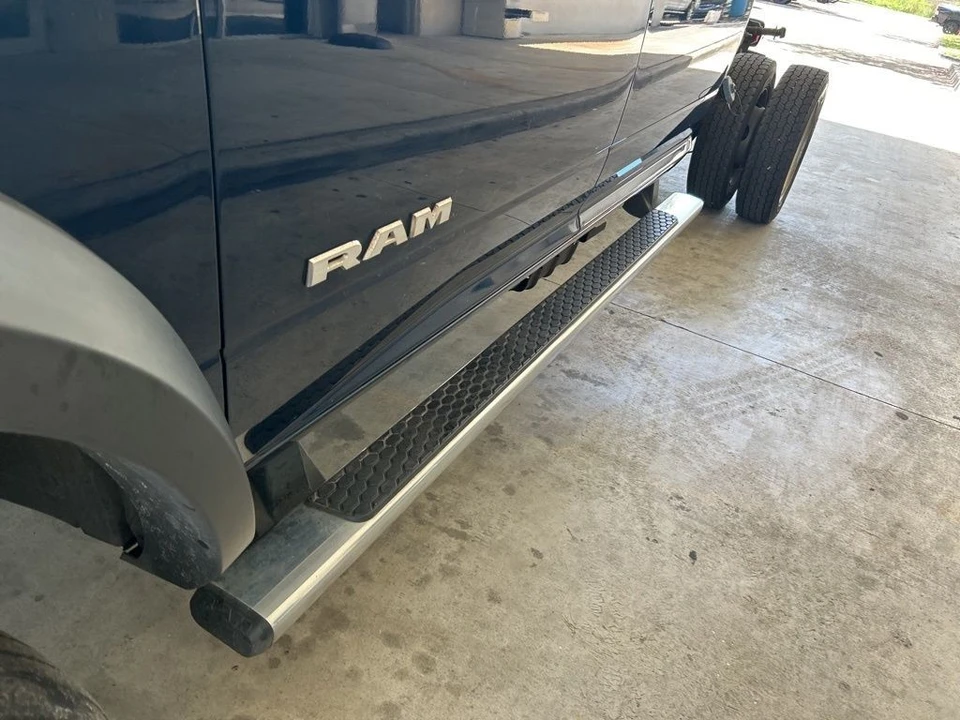 2022 Ram 4500 & 5500 - Image 11 of 12