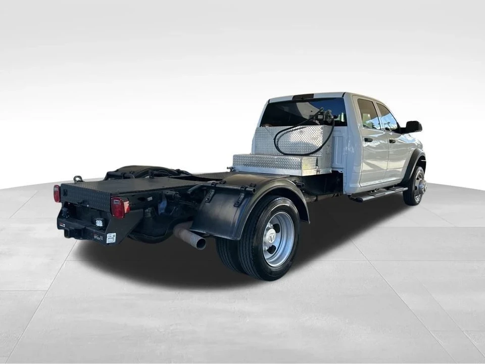 2022 Ram 4500 & 5500 - Image 3 of 12
