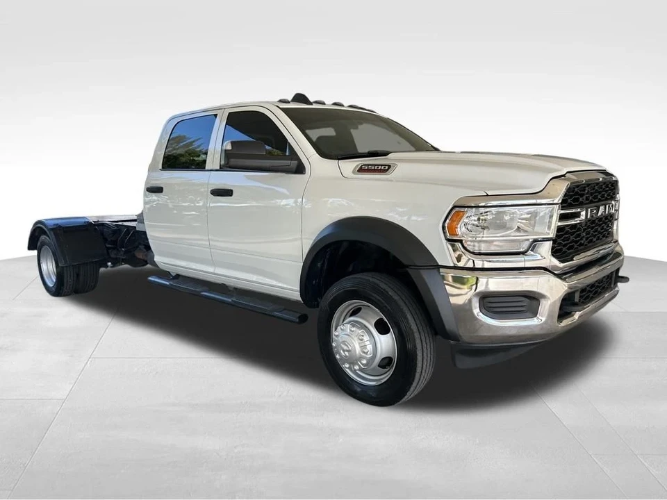 2022 Ram 4500 & 5500 - Image 2 of 12