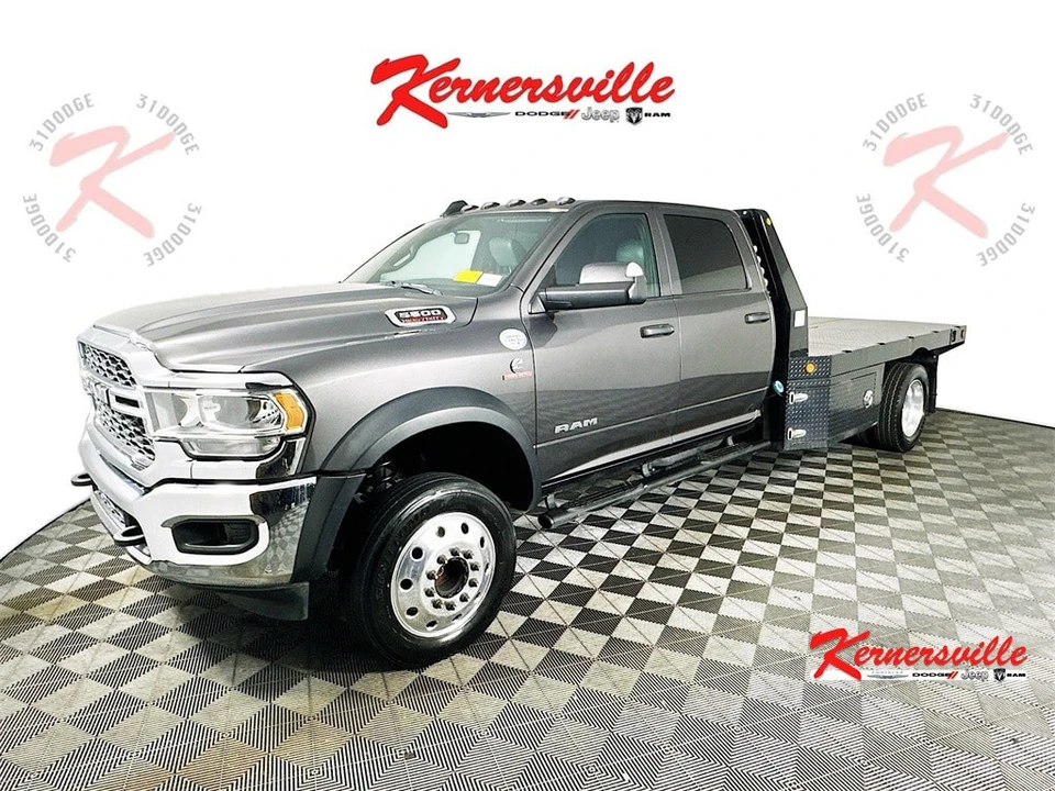 2022 Ram 4500 & 5500 - Image 3 of 12