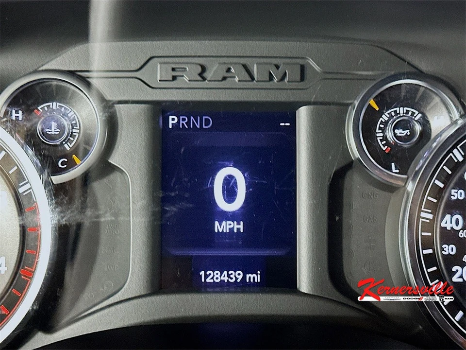 2022 Ram 4500 & 5500 - Image 15 of 21