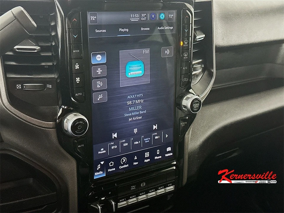 2022 Ram 4500 & 5500 - Image 17 of 21