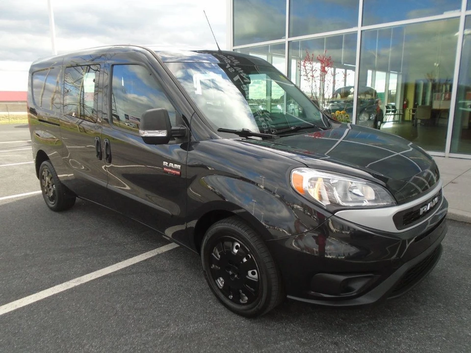 2022 Ram ProMaster - Image 2 of 12
