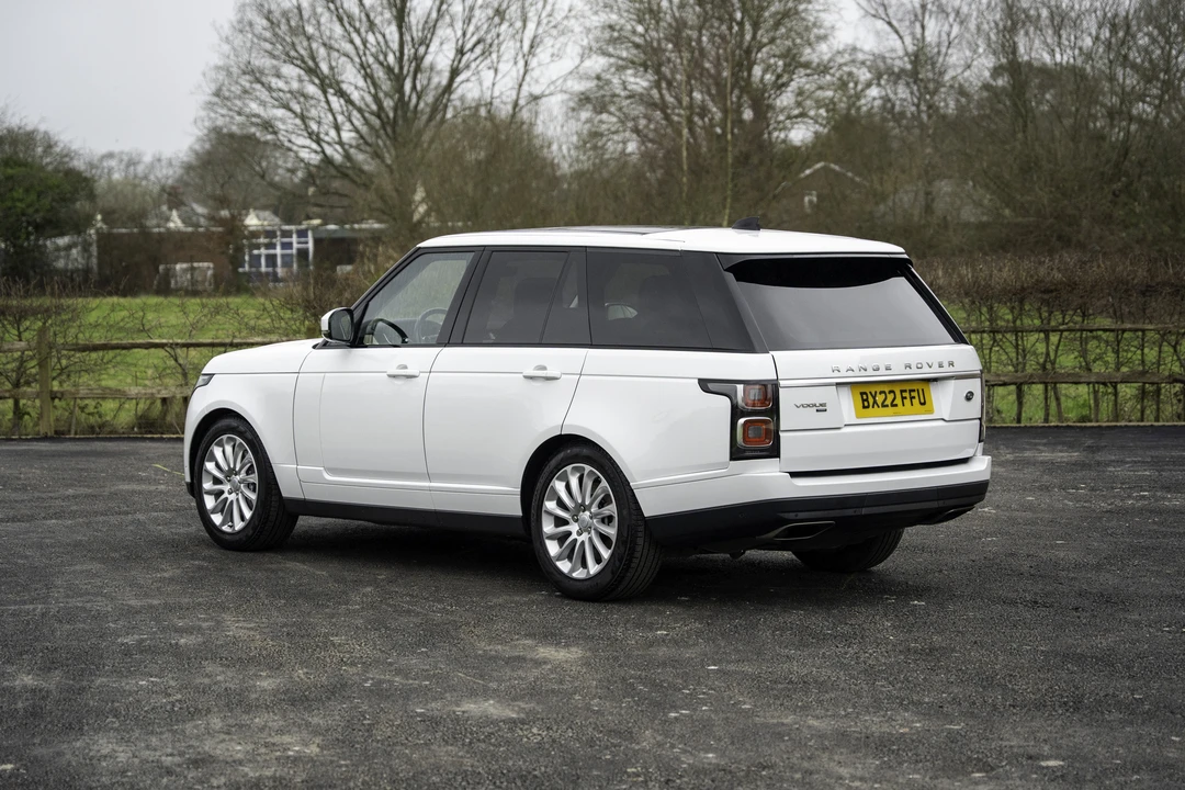 2022 Land Rover Range Rover L460 - Image 11 of 31