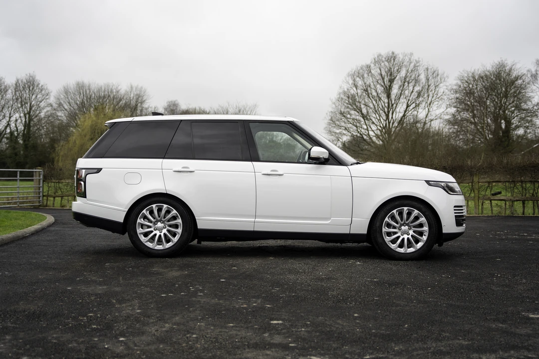 2022 Land Rover Range Rover L460 - Image 8 of 31