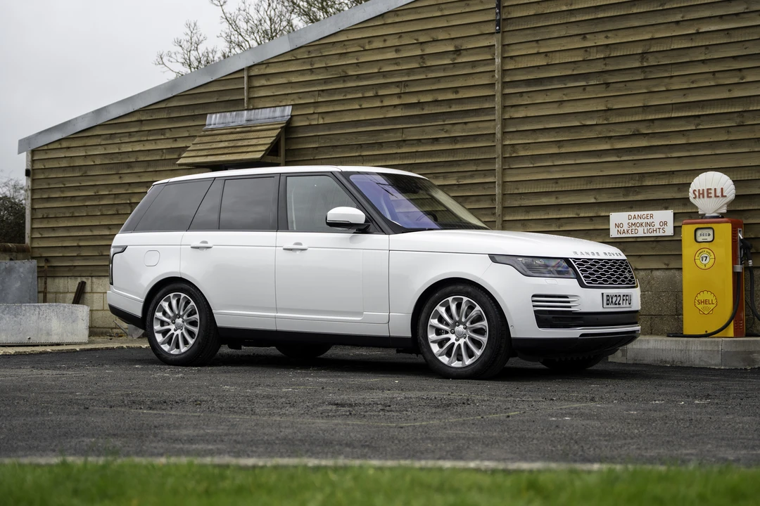 2022 Land Rover Range Rover L460 - Image 16 of 31