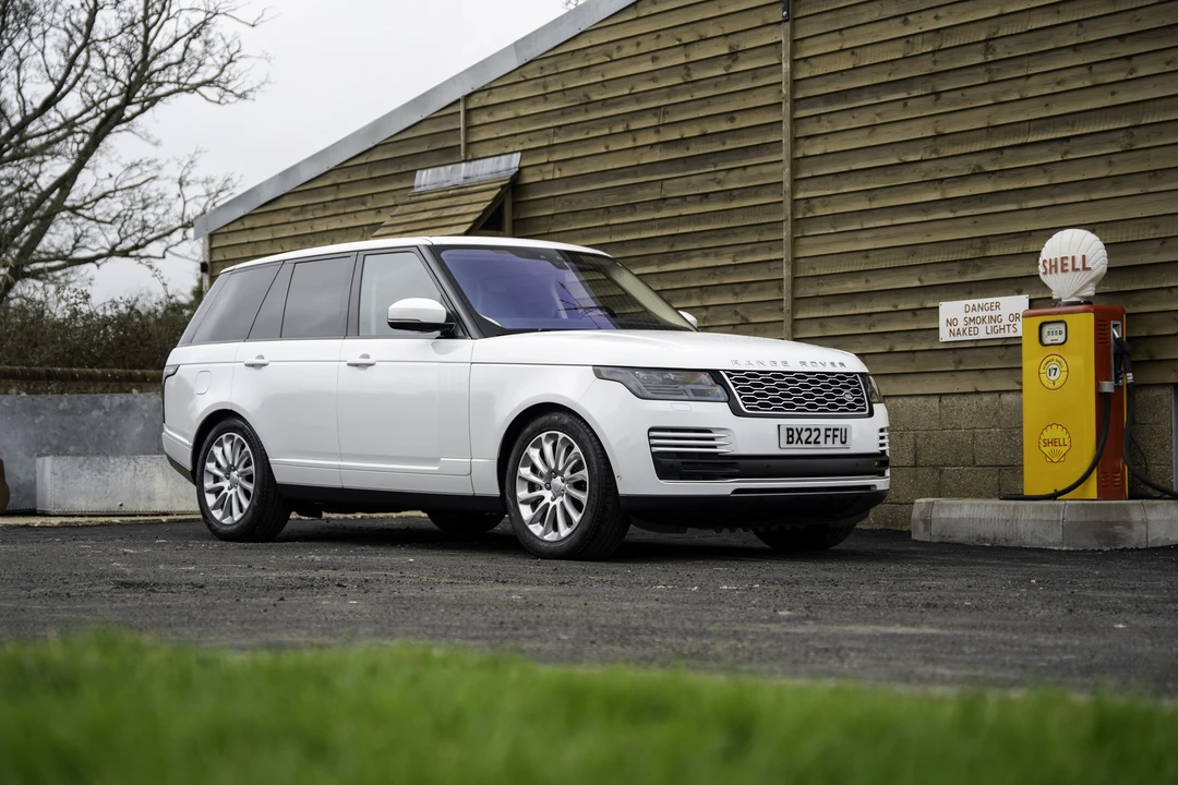 2022 Land Rover Range Rover L460 - Image 17 of 31