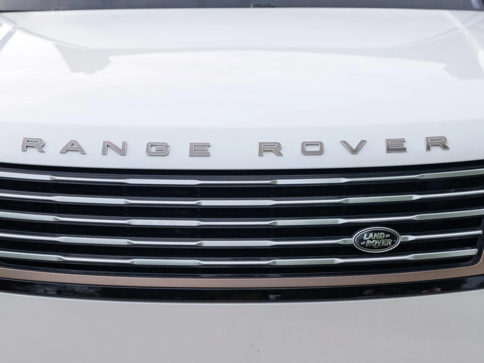 2022 Land Rover Range Rover L460 - Image 25 of 31