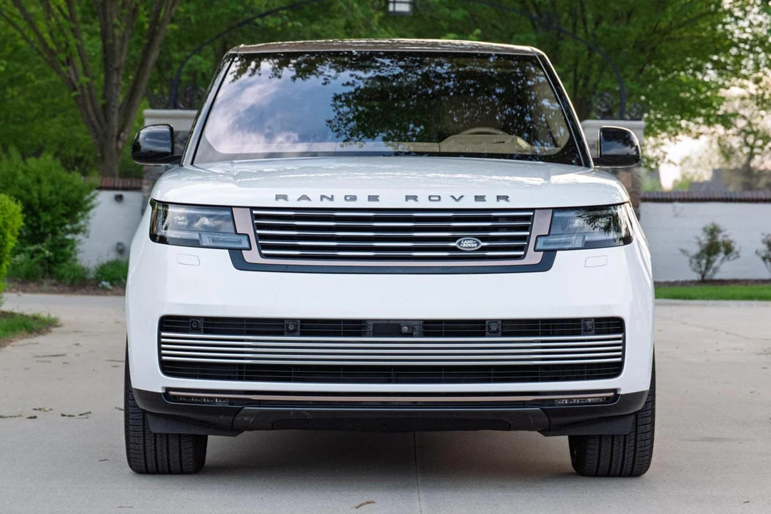 2022 Land Rover Range Rover L460 - Image 2 of 31