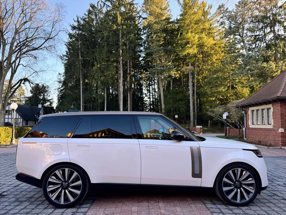 2022 Land Rover Range Rover L460 - Image 20 of 31