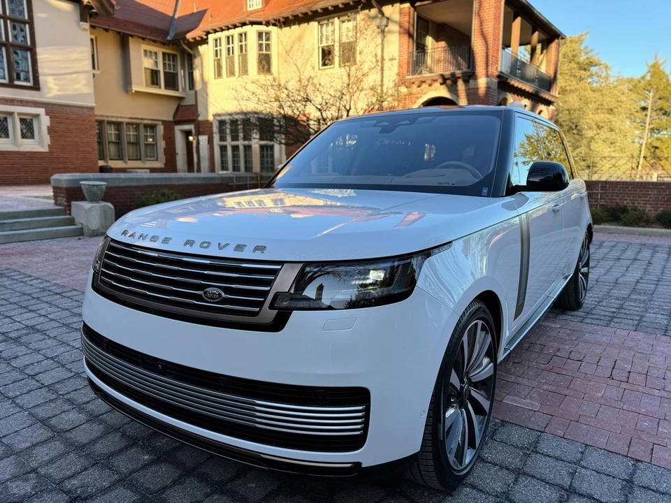 2022 Land Rover Range Rover L460 - Image 13 of 31