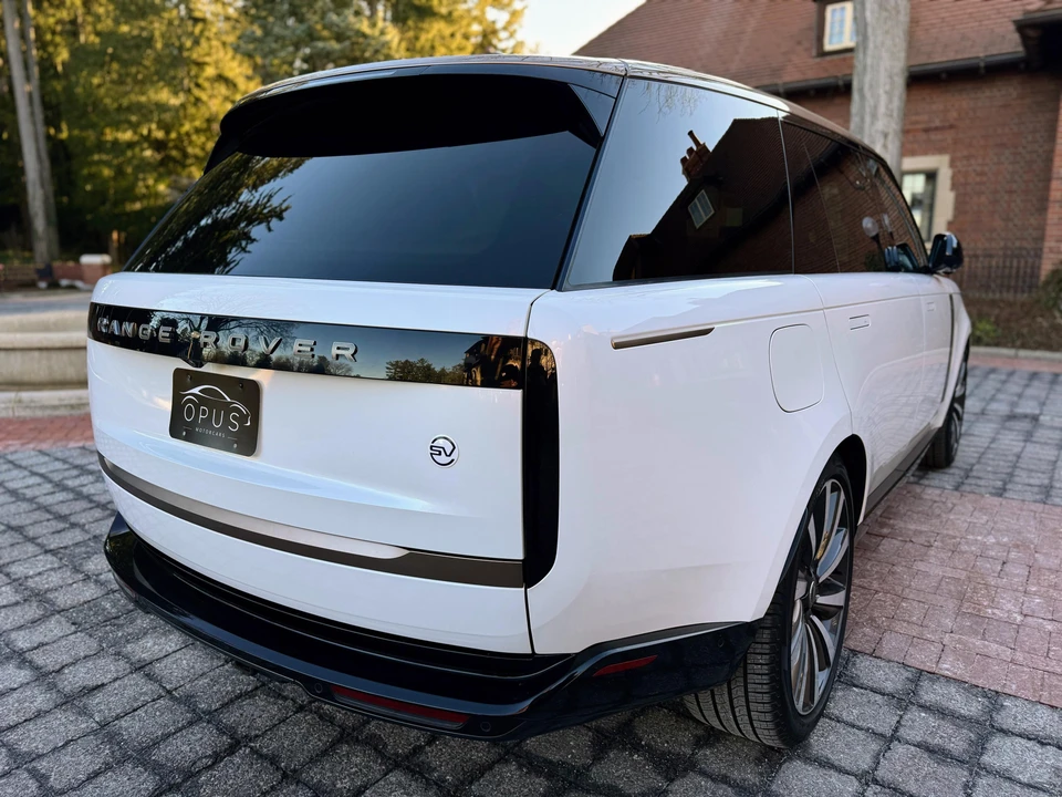 2022 Land Rover Range Rover L460 - Image 18 of 31