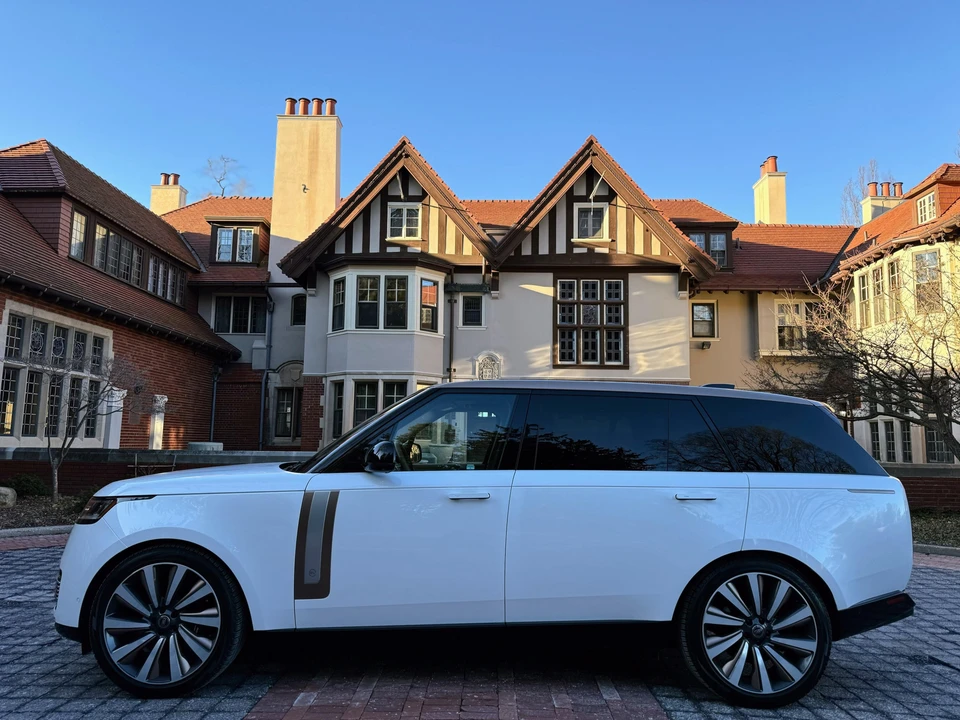 2022 Land Rover Range Rover L460 - Image 15 of 31