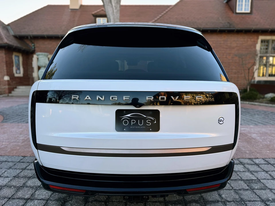 2022 Land Rover Range Rover L460 - Image 17 of 31