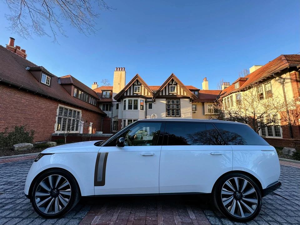 2022 Land Rover Range Rover L460 - Image 14 of 31