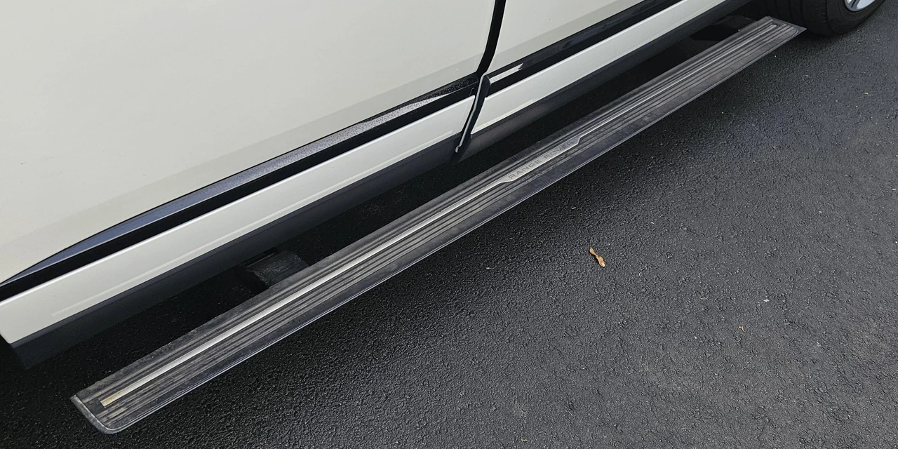 2022 Land Rover Range Rover L460 - Image 18 of 31