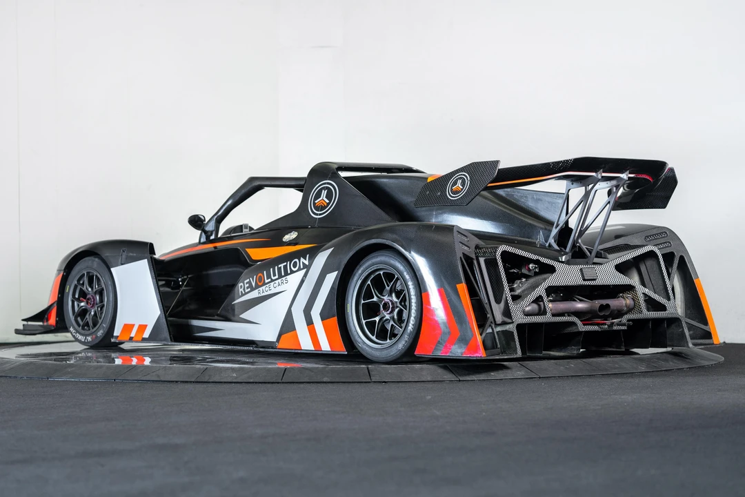 2022 Revolution - Image 8 of 31