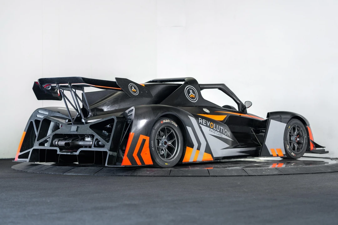 2022 Revolution - Image 4 of 31