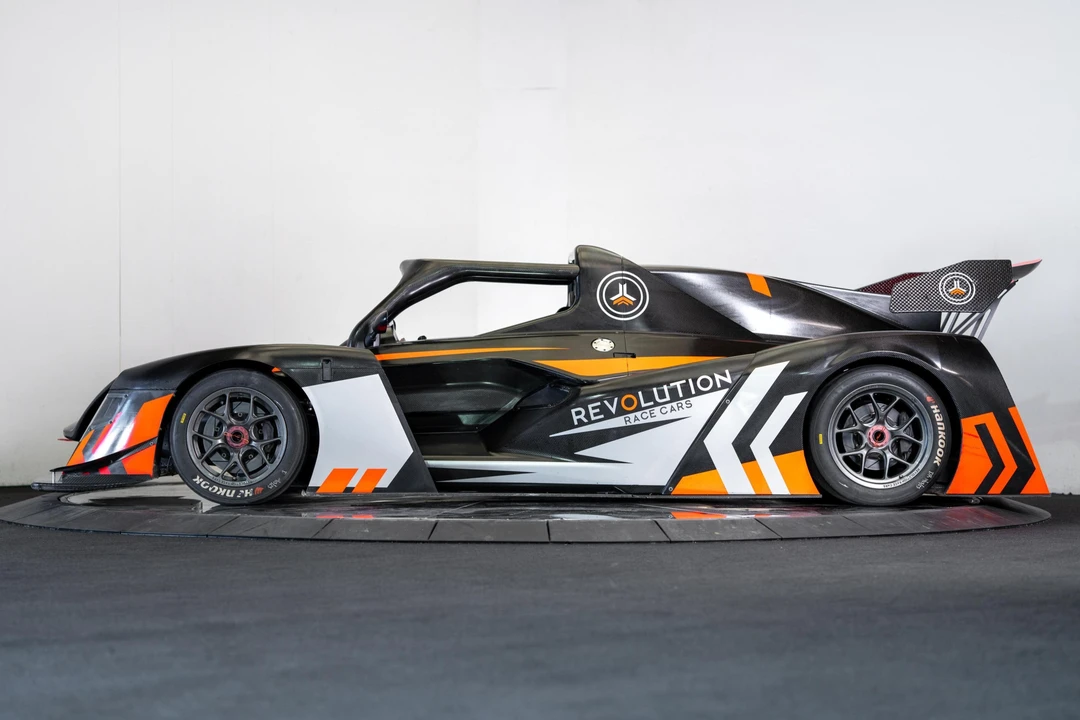 2022 Revolution - Image 3 of 31