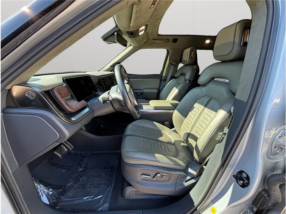 2022 Rivian R1T - Image 2 of 21