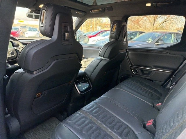 2022 Rivian R1T - Image 17 of 21