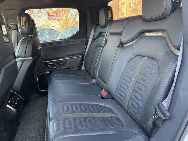 2022 Rivian R1T - Image 18 of 21