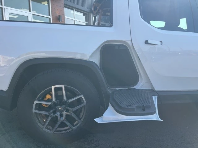 2022 Rivian R1T - Image 17 of 21