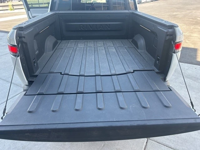 2022 Rivian R1T - Image 18 of 21