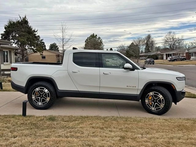 2022 Rivian R1T - Image 2 of 5