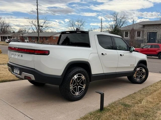 2022 Rivian R1T - Image 3 of 5