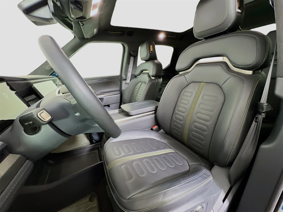 2022 Rivian R1T - Image 12 of 12
