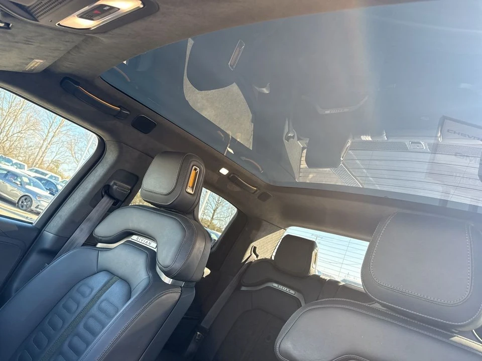 2022 Rivian R1T - Image 10 of 12