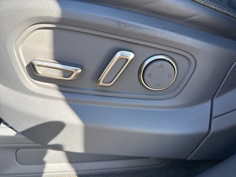 2022 Rivian R1T - Image 11 of 12