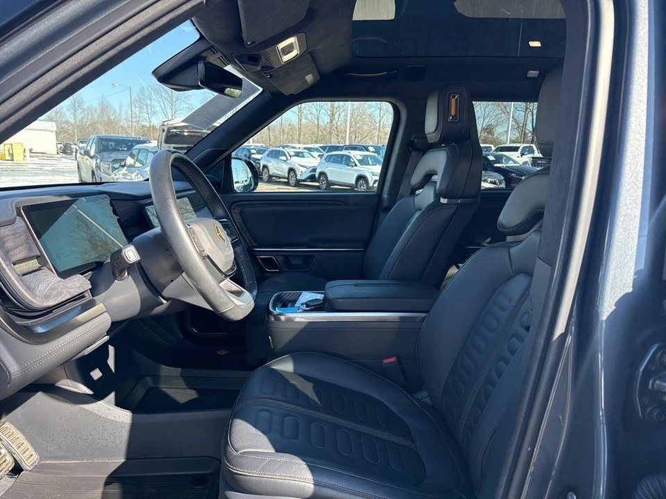 2022 Rivian R1T - Image 9 of 12
