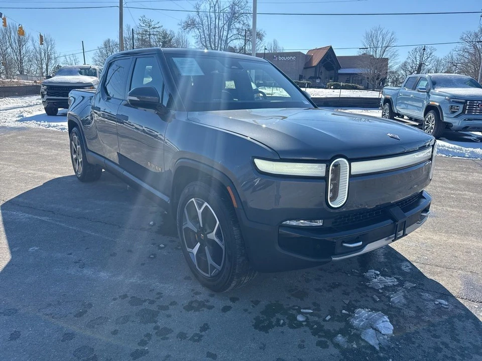 2022 Rivian R1T - Image 7 of 12