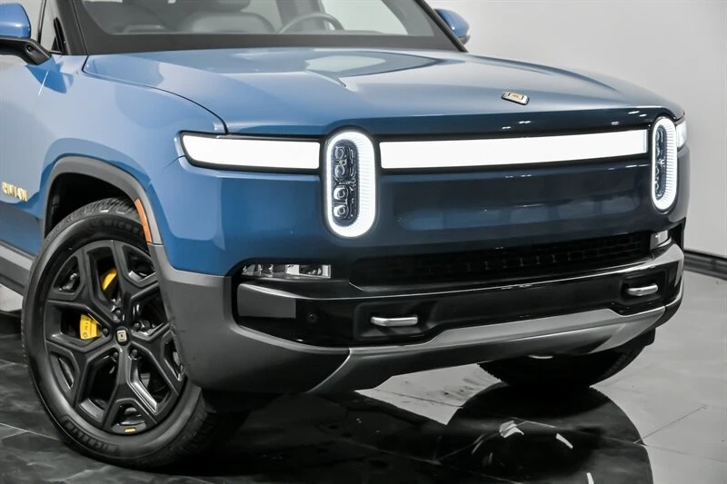 2022 Rivian R1T - Image 2 of 21