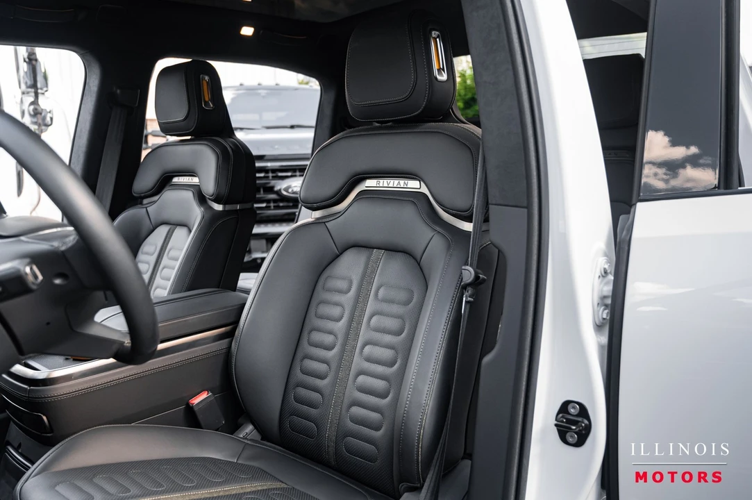 2022 Rivian R1T - Image 18 of 21