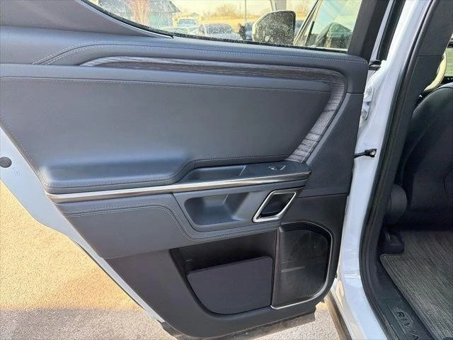 2022 Rivian R1T - Image 16 of 21