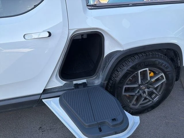 2022 Rivian R1T - Image 11 of 21