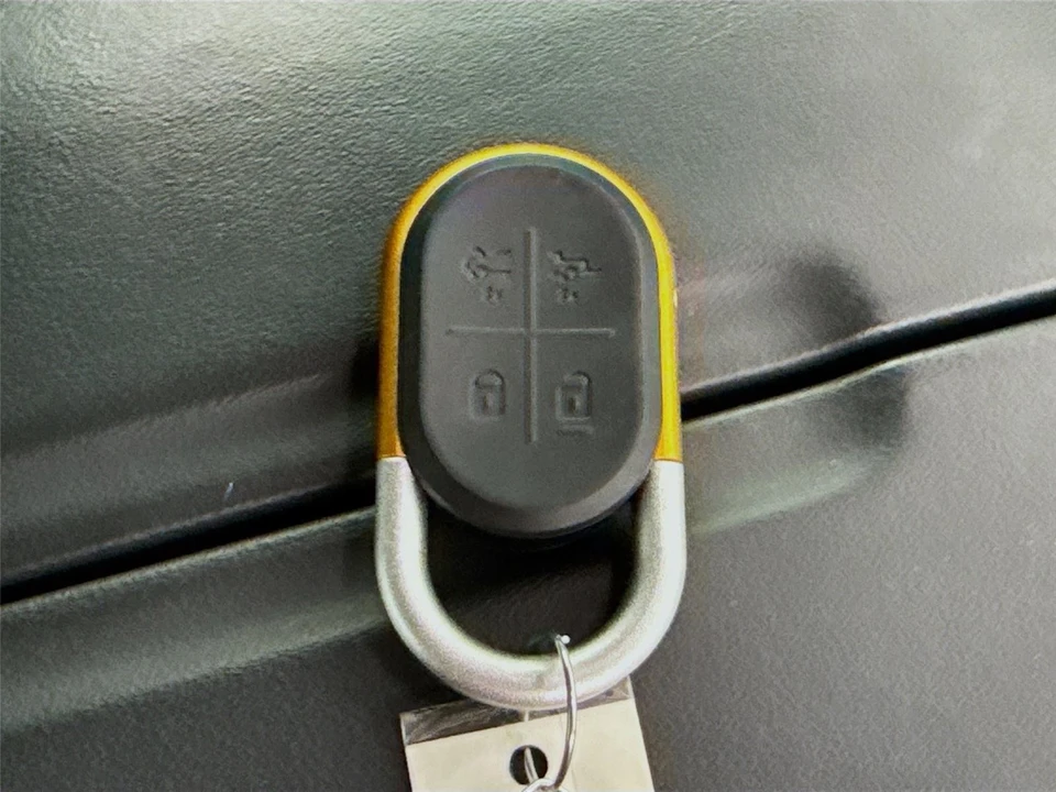 2022 Rivian R1T - Image 18 of 21